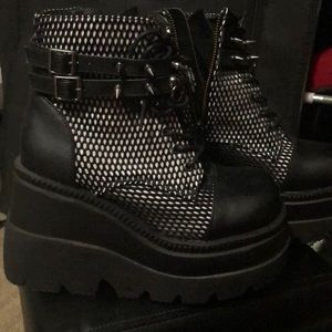 Dollskill Demonia vegan boots new size 8